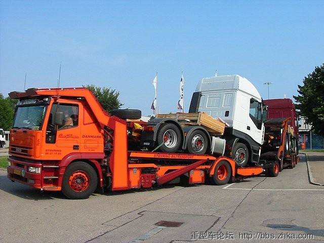 Iveco-EuroTech-Autotransporter-mit-2x-Stralis-AS-(Krause).jpg