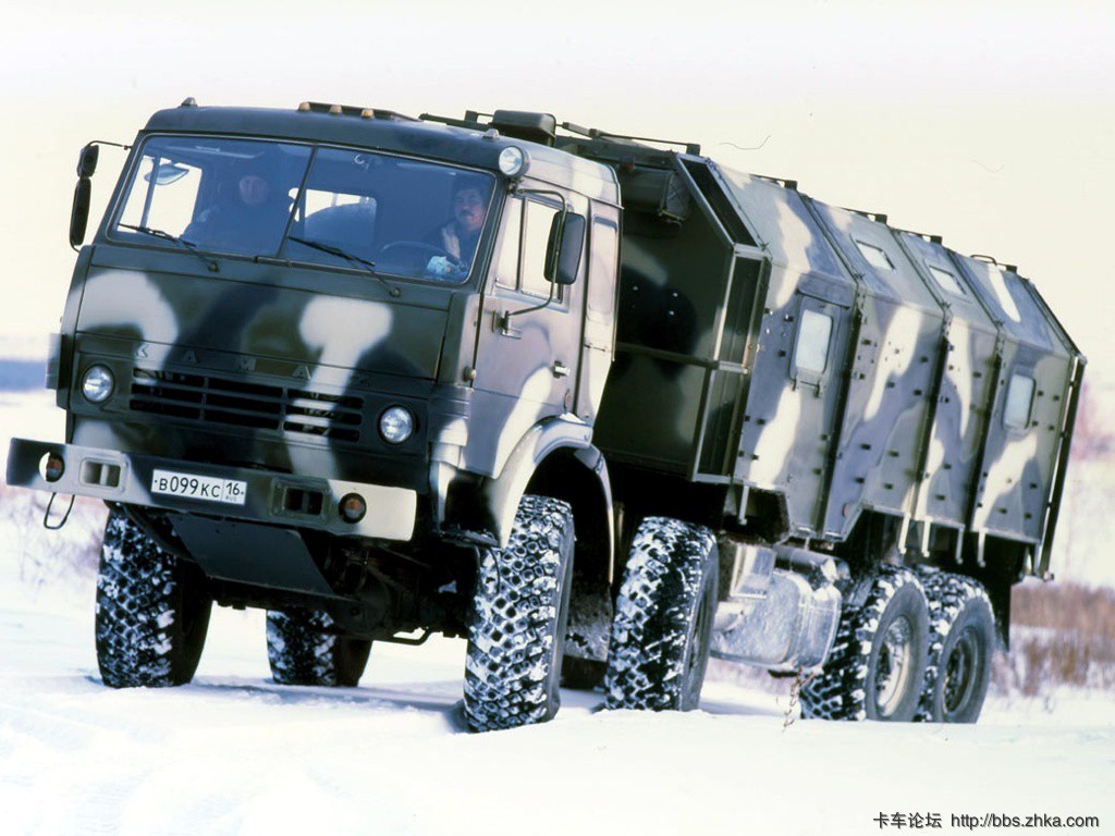 k6350_na_shassi_kamaz_63501_mustang_1[1].jpg