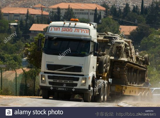 tank-transporter-in-israel-A3PD7H.jpg.cf.jpg