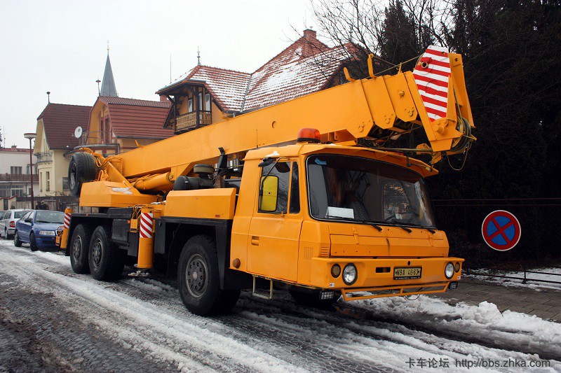 Tatra_mobile_crane_CKD_2013_3492.JPG